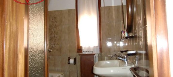 8-salle Villa à Montevarchi, Italy No. 235590 9