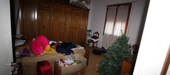 8-salle Villa à Montevarchi, Italy No. 235590 22