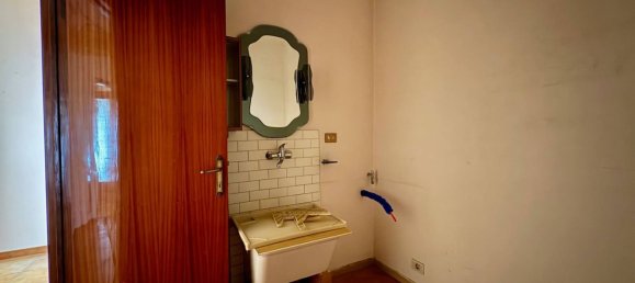 5 bedrooms Apartment in Montemarciano, Italy No. 378030 15