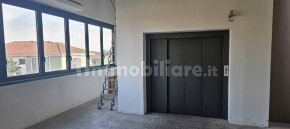 Almacén de 2 habitaciónes en Gallarate, Italy No. 260725 32