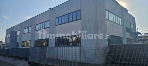 Almacén de 2 habitaciónes en Gallarate, Italy No. 260725 44