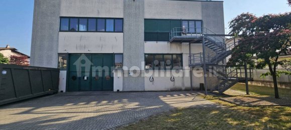 Almacén de 2 habitaciónes en Gallarate, Italy No. 260725 19