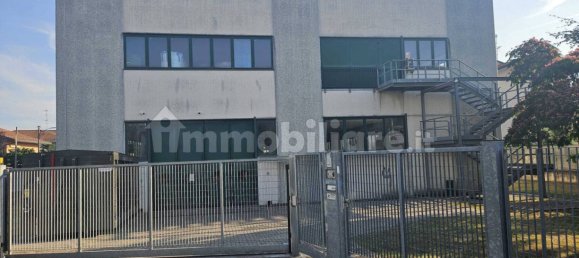 Almacén de 2 habitaciónes en Gallarate, Italy No. 260725 45