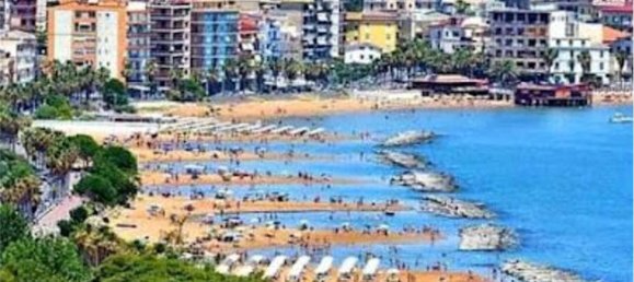 3 غرف نوم شقة في Reggio Calabria, Italy رقم 187398 9