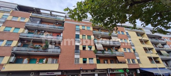 2 chambres Appartement à Rome, Italy No. 331133 3