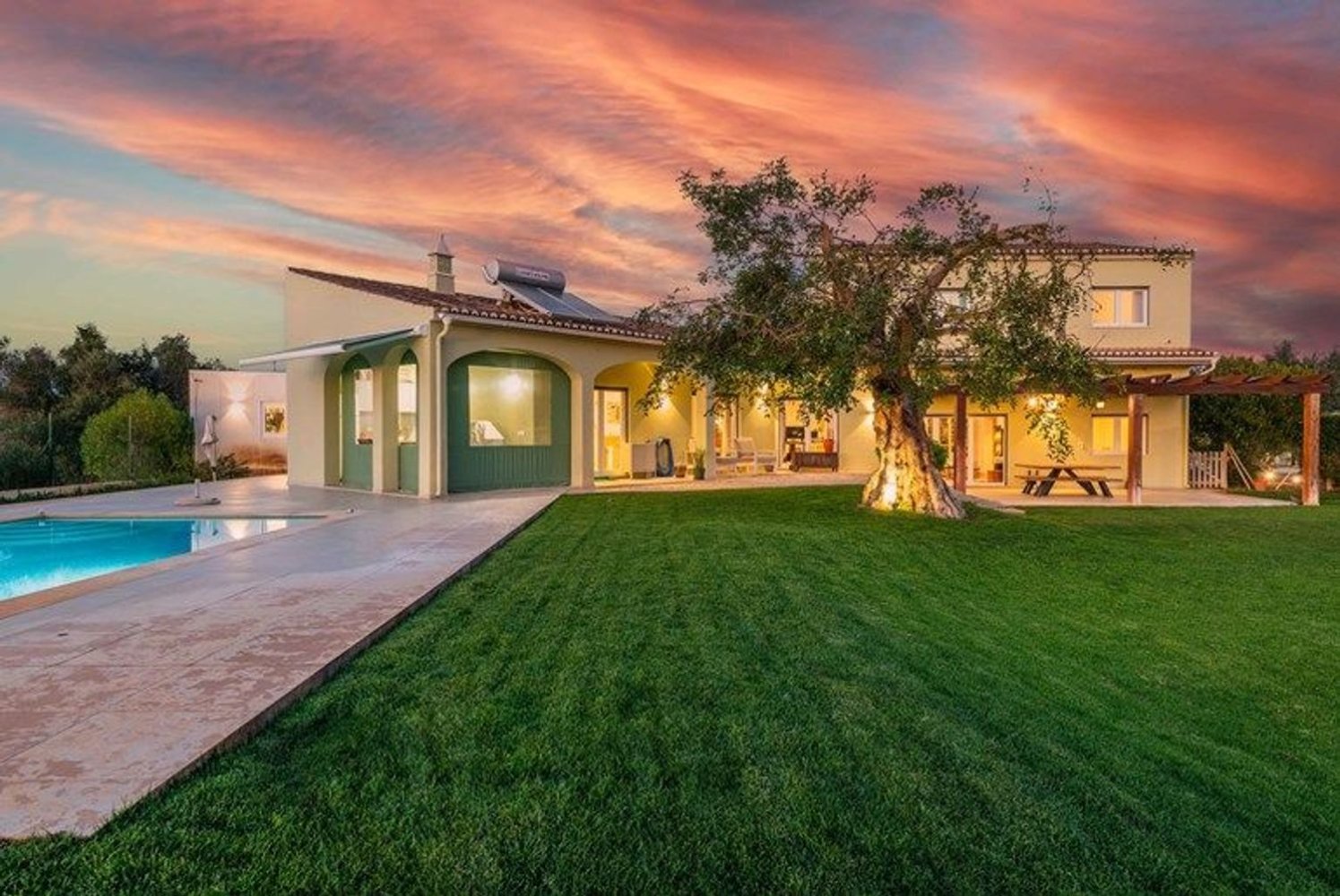 4 غرف نوم منزل في Guia, Portugal رقم 104322