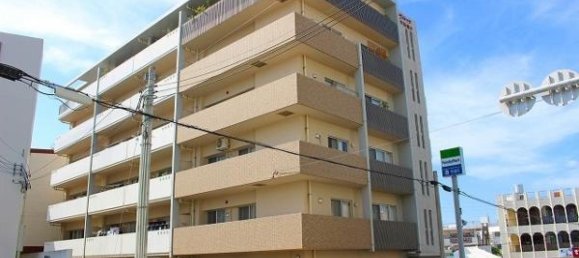 Apartamento de 3 dormitorios en Okinawa, Japan No. 2717 2