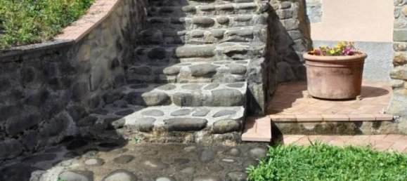 Casa de 8 divisões em Gallicano, Italy N.º 88416 2