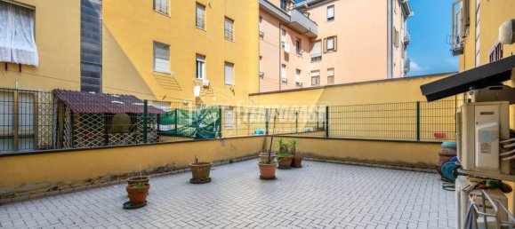 3 bedrooms Apartment in Sassuolo, Italy No. 258255 7