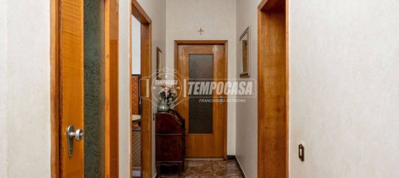 3 bedrooms Apartment in Sassuolo, Italy No. 258255 4