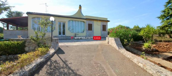 5 bedrooms Villa in Martina Franca, Italy No. 117769 4