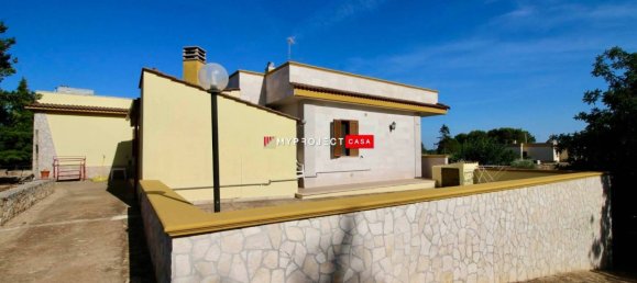 5 bedrooms Villa in Martina Franca, Italy No. 117769 3