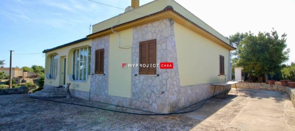 5 bedrooms Villa in Martina Franca, Italy No. 117769 45