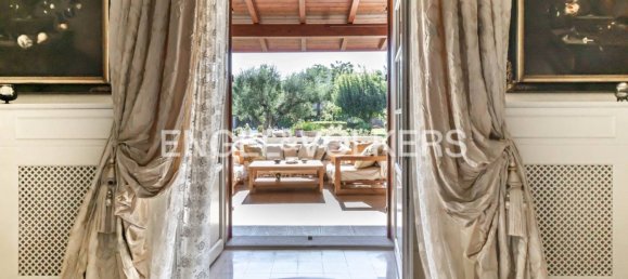 Вилла с 4 спальнями в Бари, Италия № 128079 30