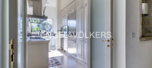 Вилла с 4 спальнями в Бари, Италия № 128079 14