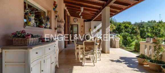 Вилла с 4 спальнями в Бари, Италия № 128079 16