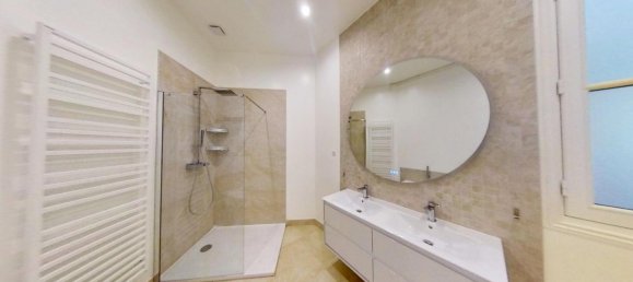 3 bedrooms Apartment in Paris, France No. 360762 5