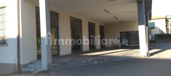 5-salle Entrepôt à Varese, Italy No. 94079 10