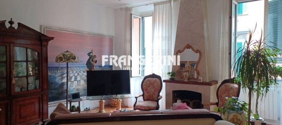 7 rooms Apartment in Livorno, Italy No. 265172 8