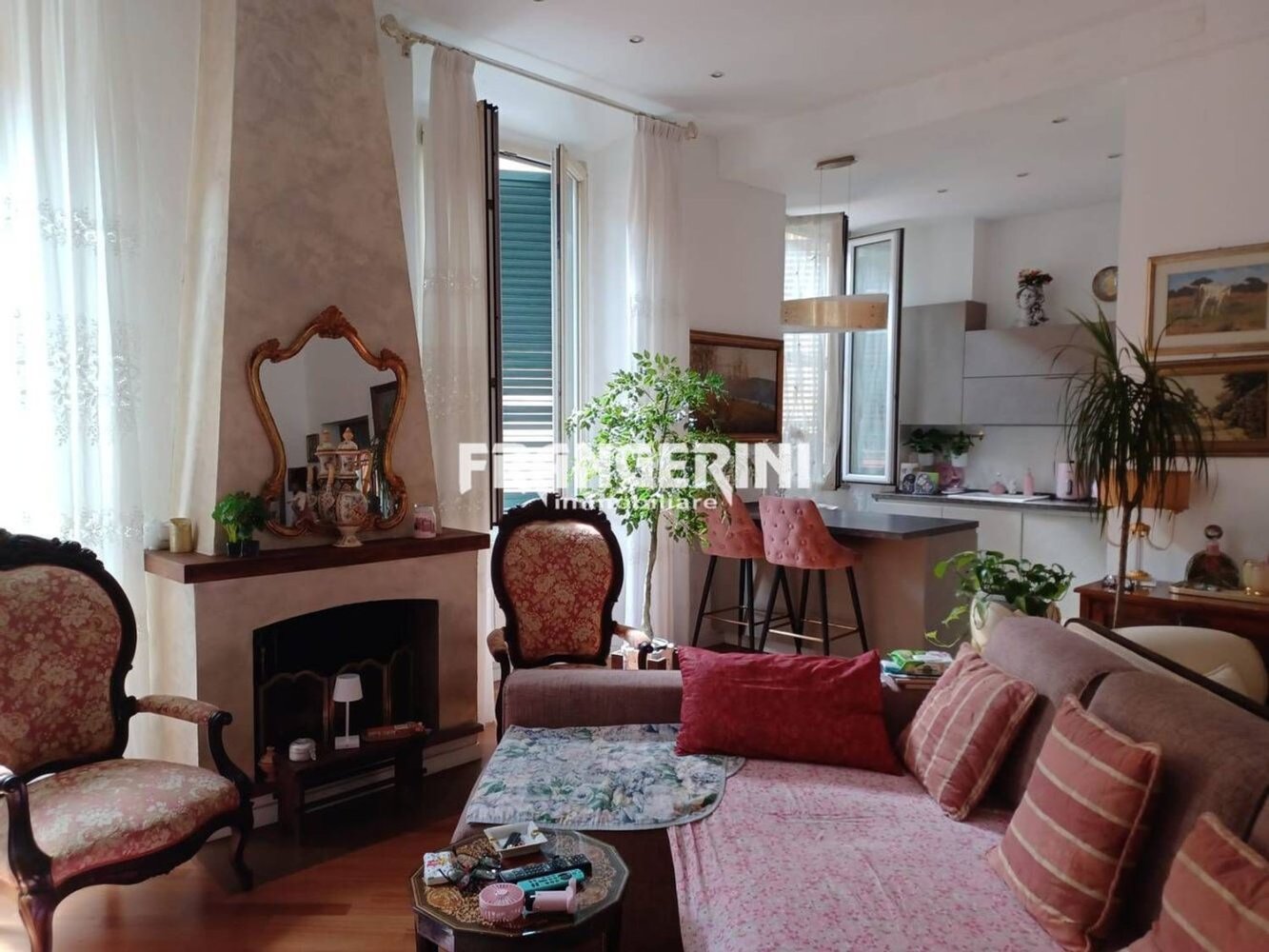 7 rooms Apartment in Livorno, Italy No. 265172