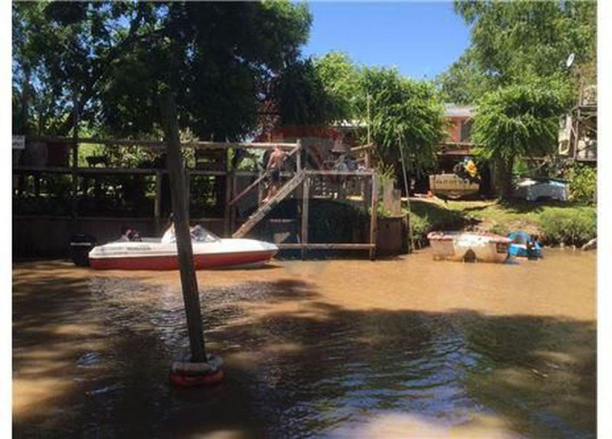  Land in Tigre, Argentina No. 115937