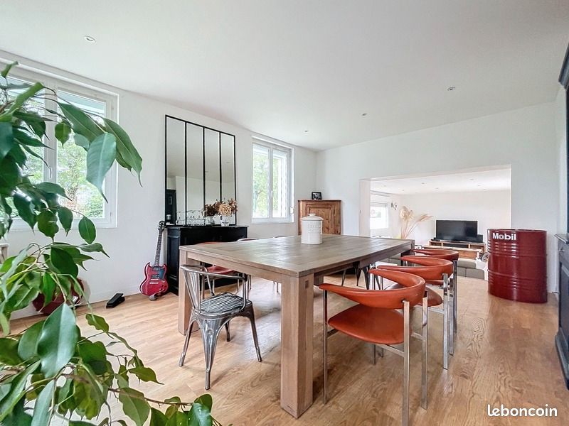 Casa de 3 dormitorios en Vendin-le-Vieil, France No. 266325