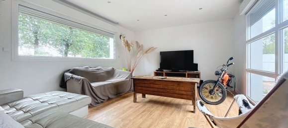 Casa de 3 dormitorios en Vendin-le-Vieil, France No. 266325 2