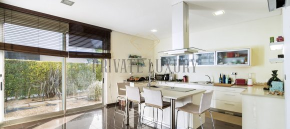 5 bedrooms Villa in Almada, Portugal No. 122778 10