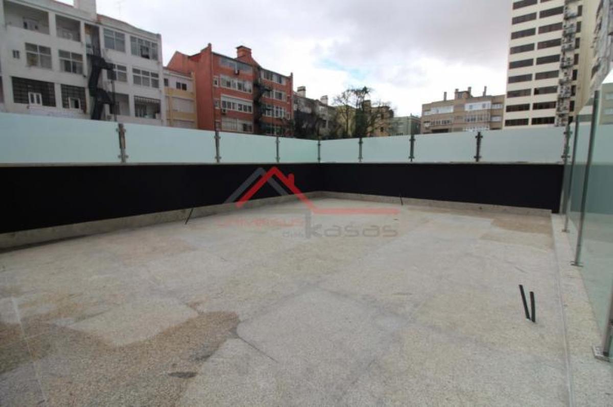 2 bedrooms Apartment in Lisbon, Portugal No. 4025