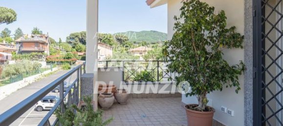 3 rooms Penthouse in Grottaferrata, Italy No. 14926 5