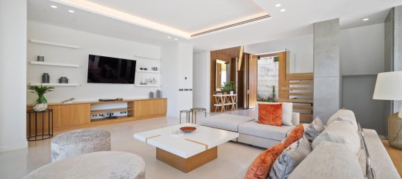 5 bedrooms Villa in Malaga, Spain No. 116681 10