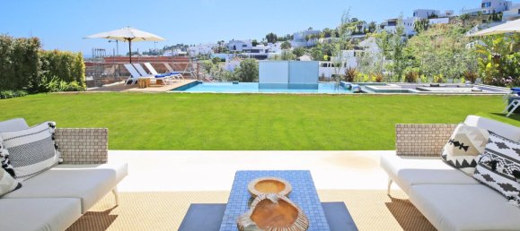 5 bedrooms Villa in Malaga, Spain No. 116681 17