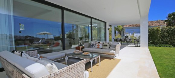 5 bedrooms Villa in Malaga, Spain No. 116681 14