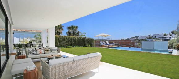 5 bedrooms Villa in Malaga, Spain No. 116681 20