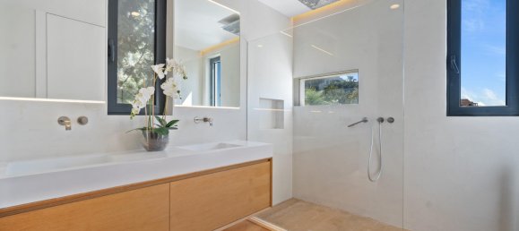 5 bedrooms Villa in Malaga, Spain No. 116681 32