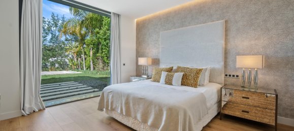 5 bedrooms Villa in Malaga, Spain No. 116681 26