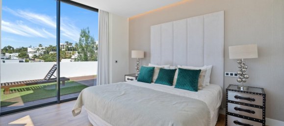 5 bedrooms Villa in Malaga, Spain No. 116681 33