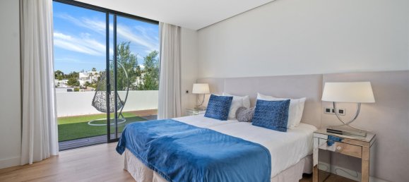 5 bedrooms Villa in Malaga, Spain No. 116681 28