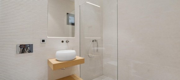 5 bedrooms Villa in Malaga, Spain No. 116681 34