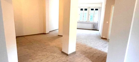 5 غرف نوم شقة في Varese, Italy رقم 363469 7