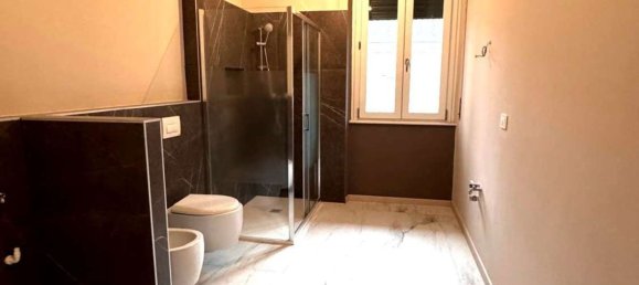 5 غرف نوم شقة في Varese, Italy رقم 363469 9