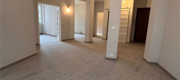 5 غرف نوم شقة في Varese, Italy رقم 363469 12