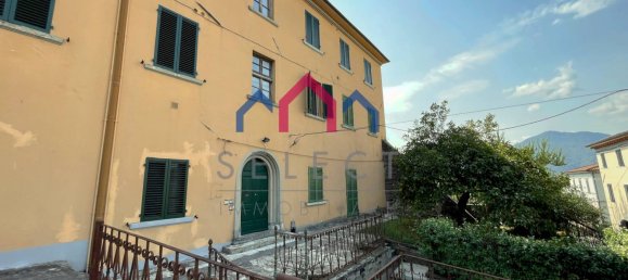 2 bedrooms Apartment in Barga, Italy No. 329266 5