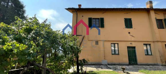 2 bedrooms Apartment in Barga, Italy No. 329266 8