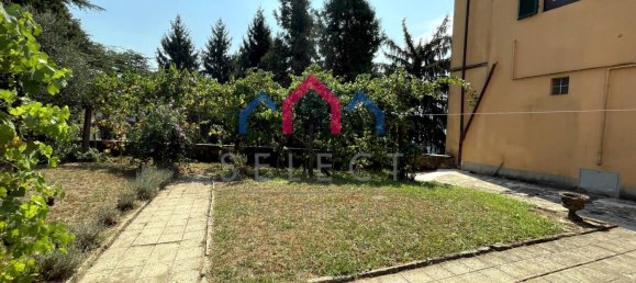 2 bedrooms Apartment in Barga, Italy No. 329266 9