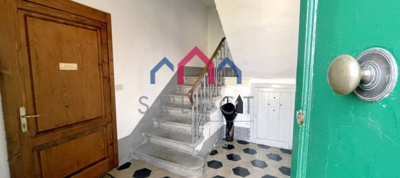 2 bedrooms Apartment in Barga, Italy No. 329266 7