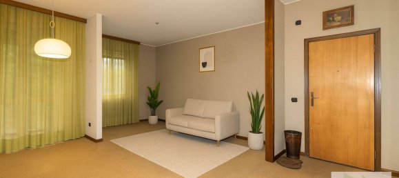 2 bedrooms Apartment in Desio, Italy No. 381224 2