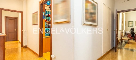 Офис с 5 комнатами в Рим, Италия № 109161 6