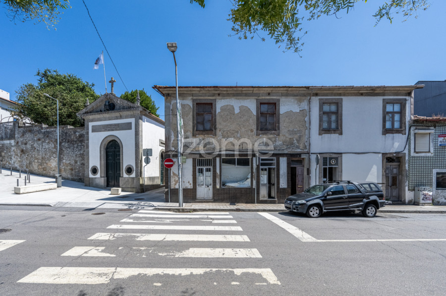 8 bedrooms Building in Porto, Portugal No. 307796