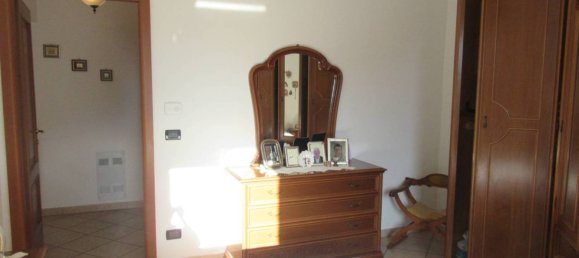 Дом с 3 спальнями в Овильо, Италия № 49766 10